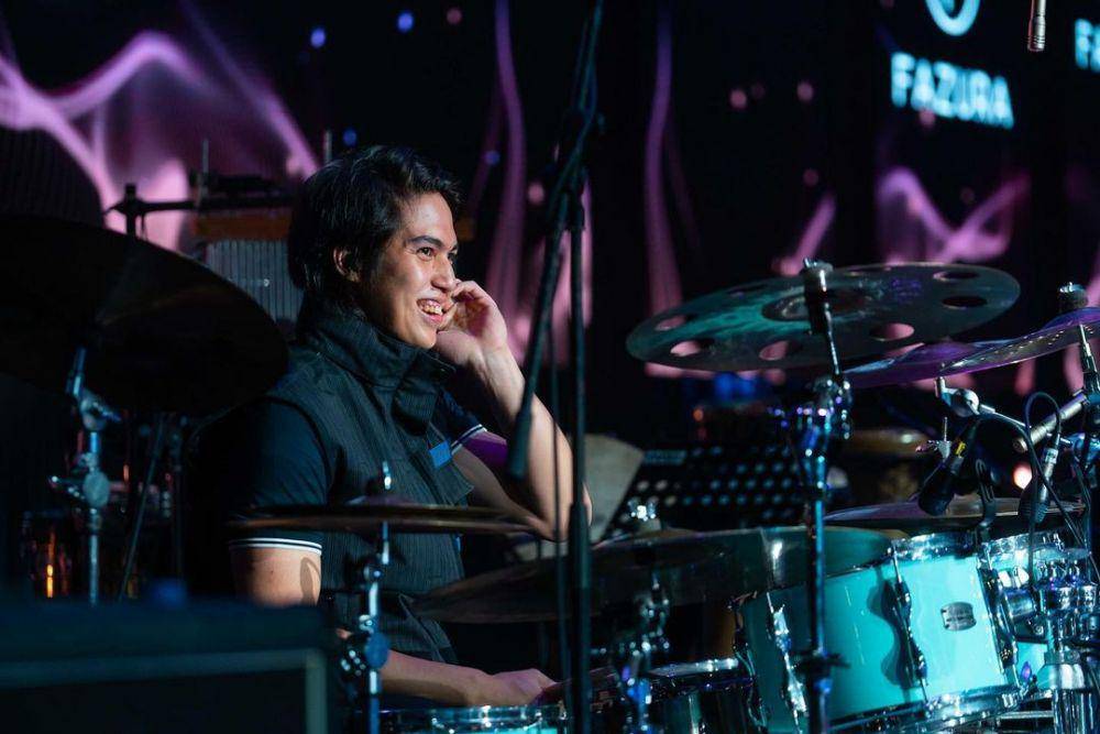potret El Rumi tampil di panggung (instagram.com/elelrumi)
