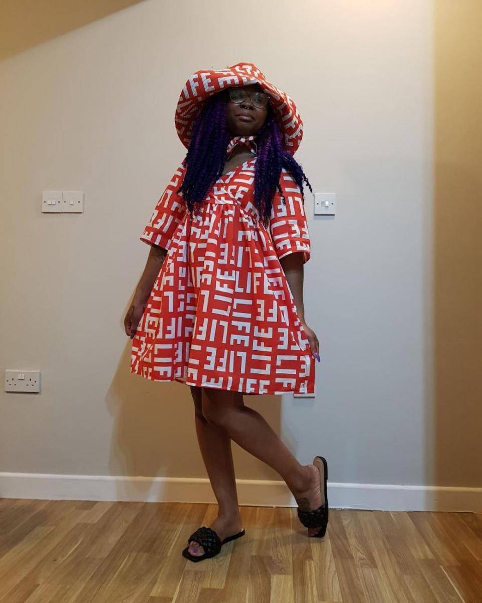 potret baju dari bahan sekitar (reddit.com/user/MindiMellow)