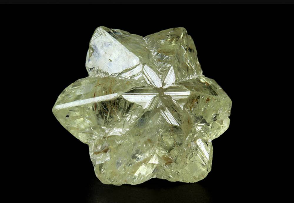 ilustrasi Chrysoberyl (commons.wikimedia.org/Matteo Chinellato)