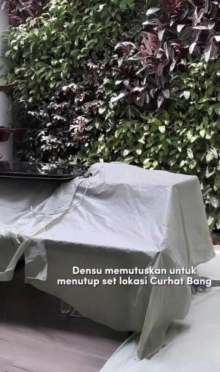set podcast Denny Sumargo (instagram.com/sumargodenny)