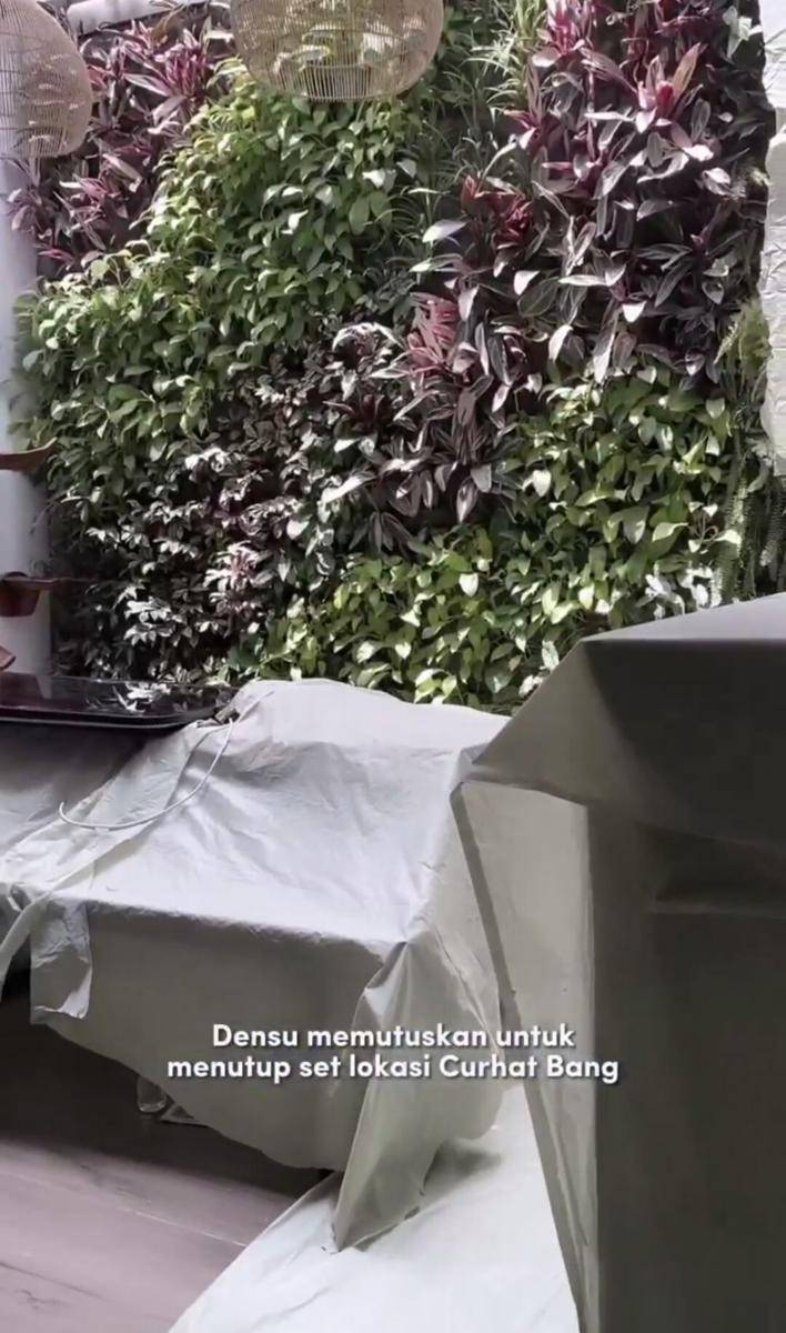 set podcast Denny Sumargo (instagram.com/sumargodenny)