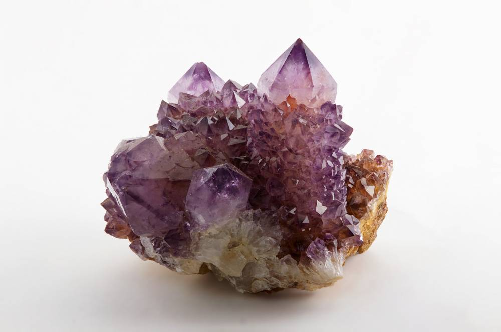 ilustrasi Amethyst (commons.wikimedia.org/JJ Harrison)