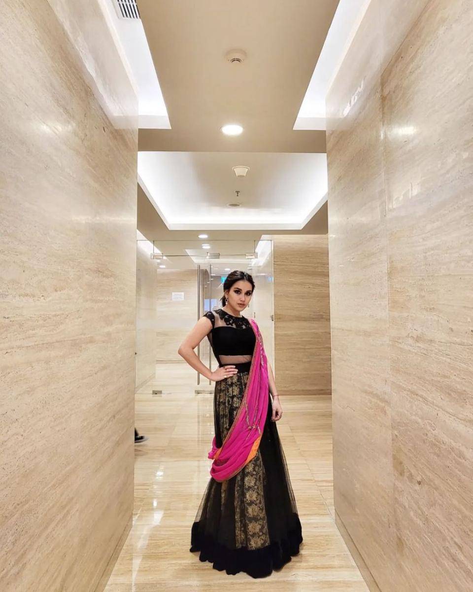OOTD kain saree ala Ayu Ting Ting (instagram.com/ayutingting92)