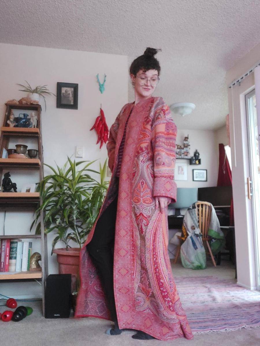 potret baju dari bahan sekitar (reddit.com/user/sweet_deandra212)