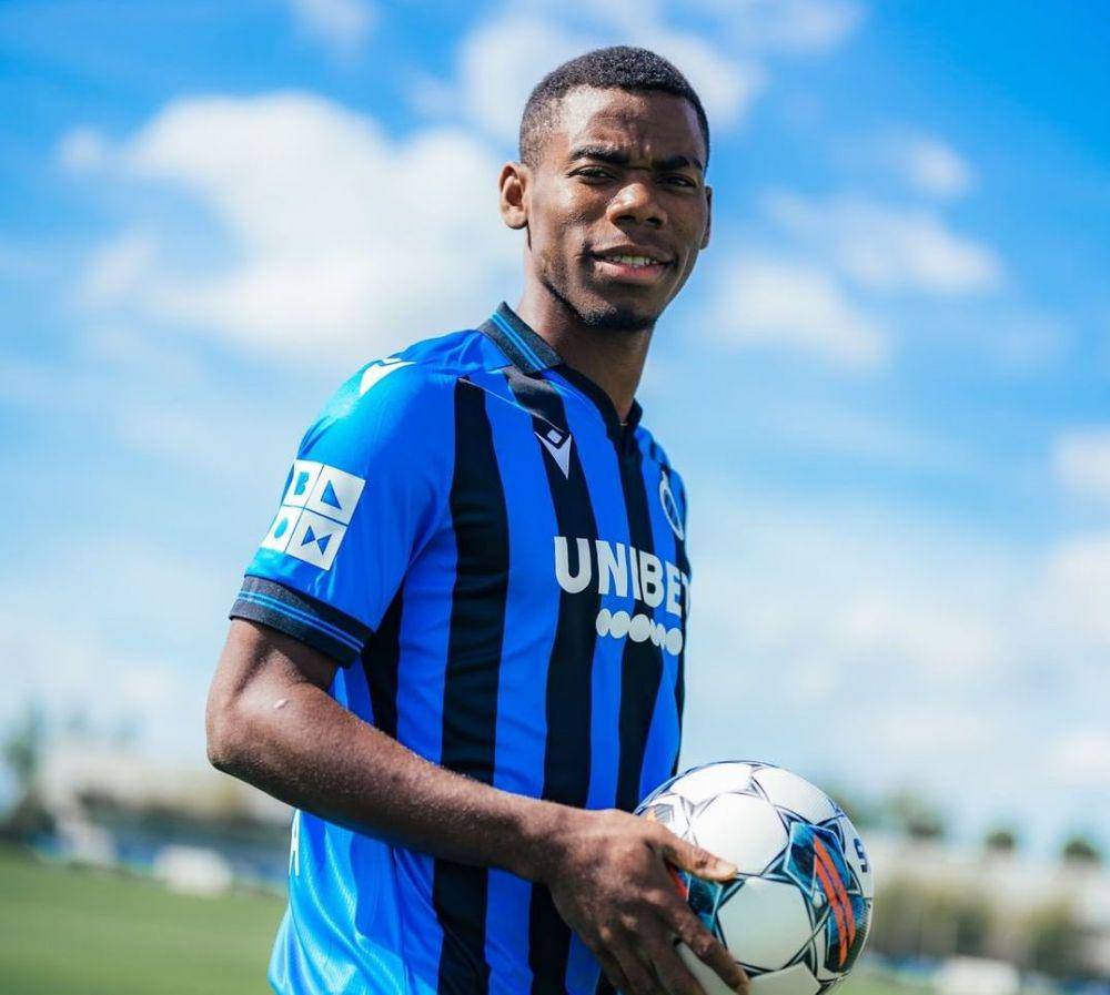 Raphael Onyedika saat resmi bergabung dengan Club Brugge. (instagram.com/clubbrugge)