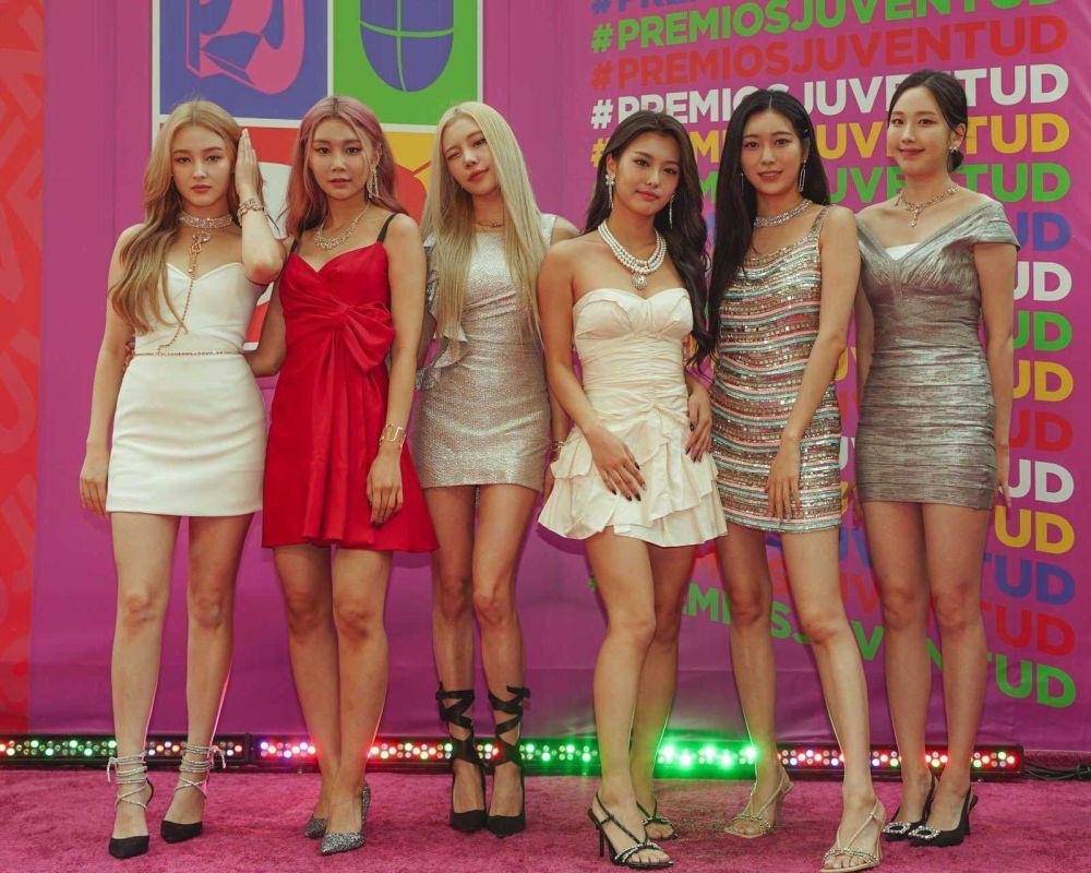 MOMOLAND (Twitter.com/MMLD_Official/)