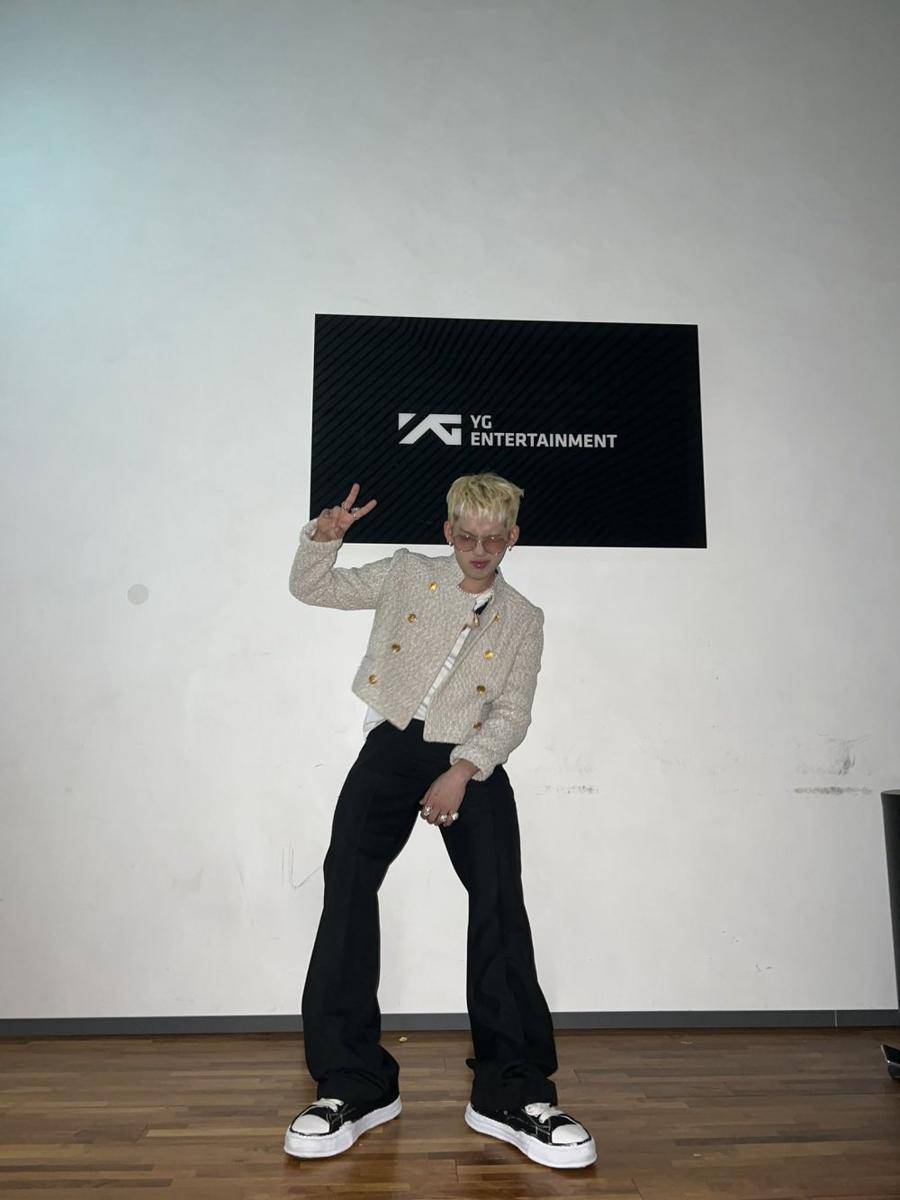 OOTD ala Hyunsuk TREASURE (twitter.com/treasuremembers)