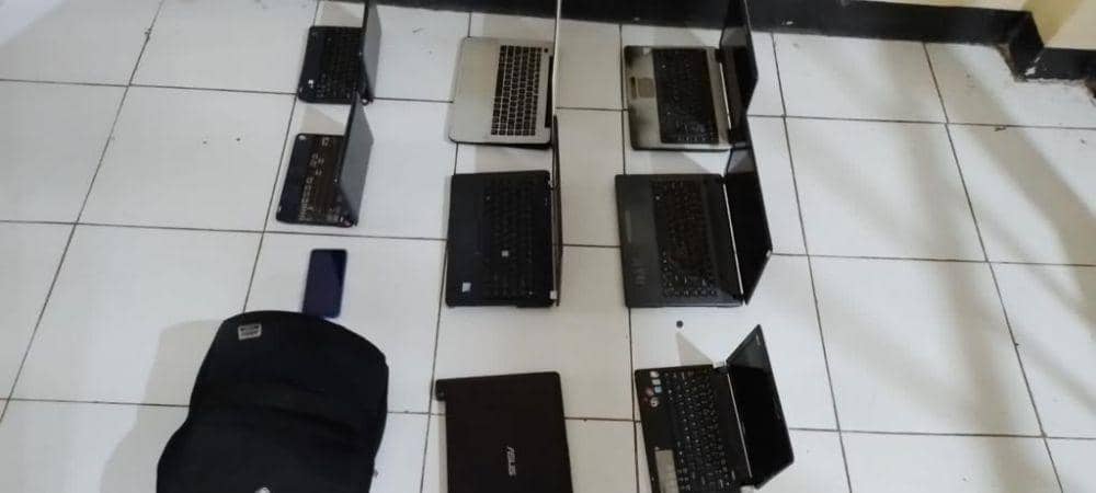 Barang bukti laptop yang diamankan polisi. (dok. Polres Lombok Utara)
