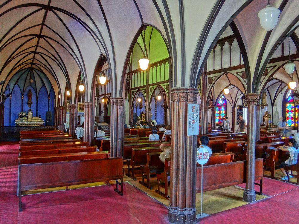potret interior Gereja Oura (Masoud Akbari, CC BY-SA 3.0, via Wikimedia Commons)