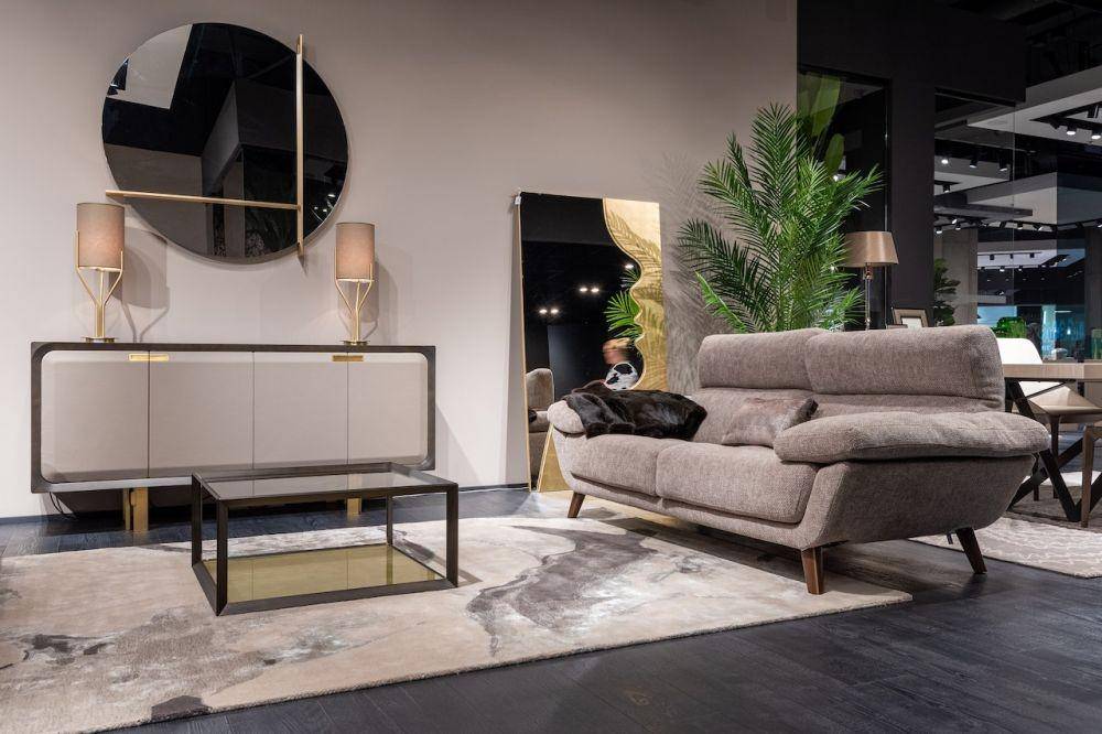 Ruangan Modern Minimalis dengan Karpet (pexels.com/Max Vakhtbovych)