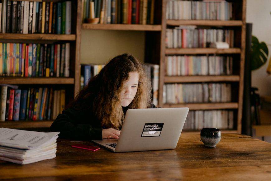 ilustrasi anak remaja (unsplash.com/Annie Spratt)