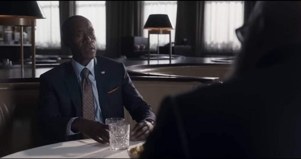 Rhodey tidak percaya dengan alien (dok. Marvel Studios/Secret Invasion)