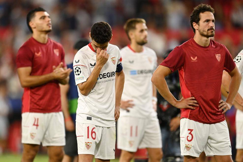 pemain Sevilla saat dikalahkan Man City di UCL (uefa.com)