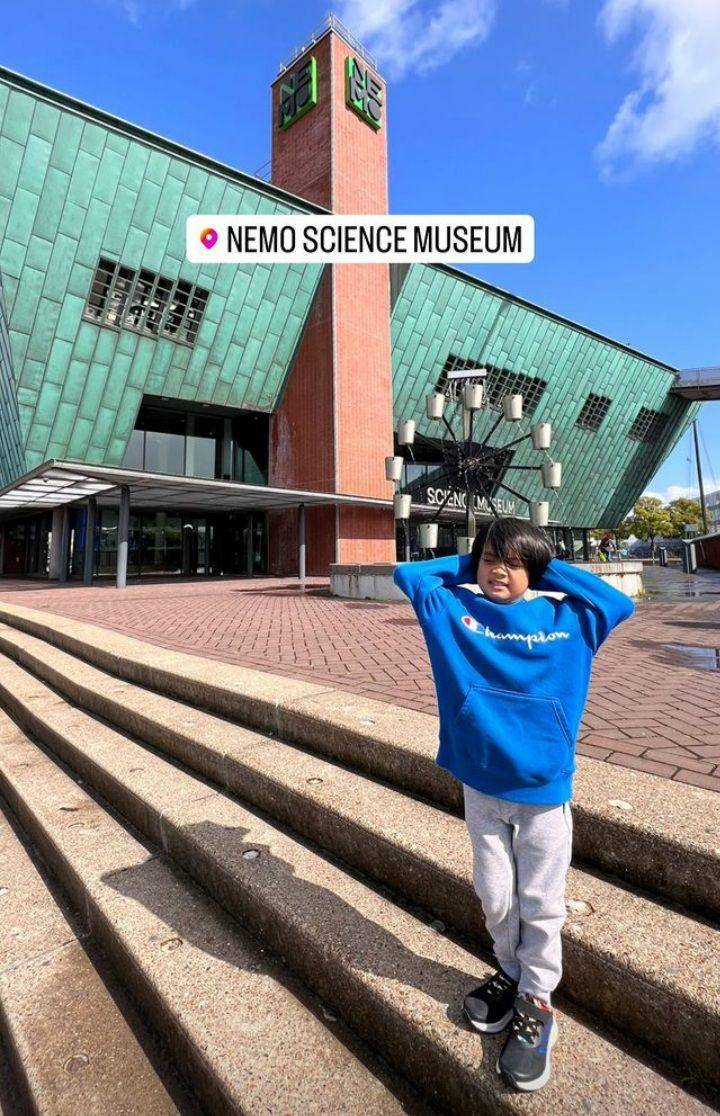 Potret Sekala dan saat di Nemo Science Museum. Instagram.com/ayudiac