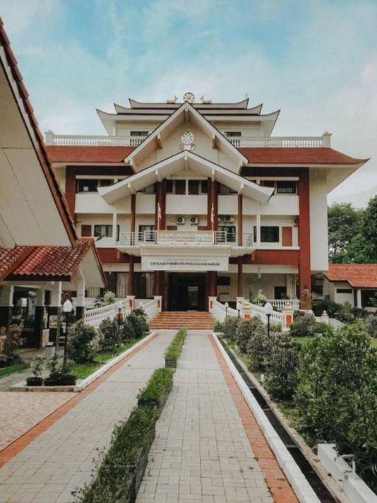 Vipassana Giri Ratana (instagram.com/vipassana.giriratana)