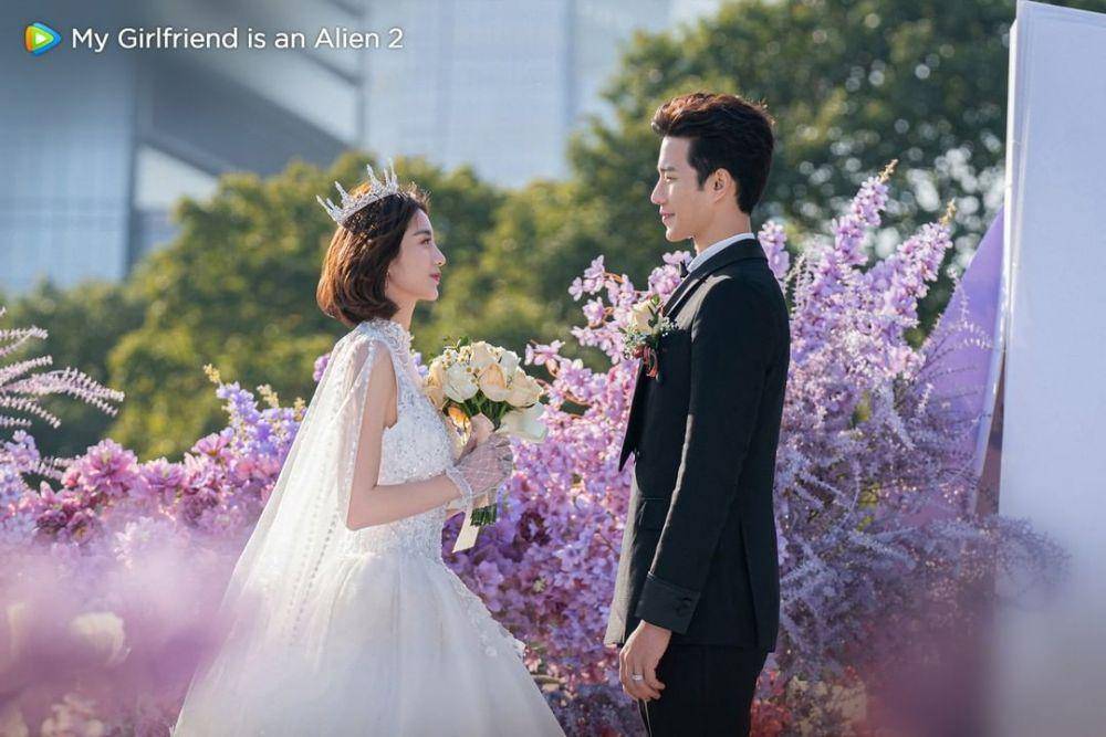 Bie Thassapak Hsu dan Wan Peng pemeran utama dalam drama My Girlfriend is an Alien 2 (dok. WeTV/My Girlfriend is an Alien 2)