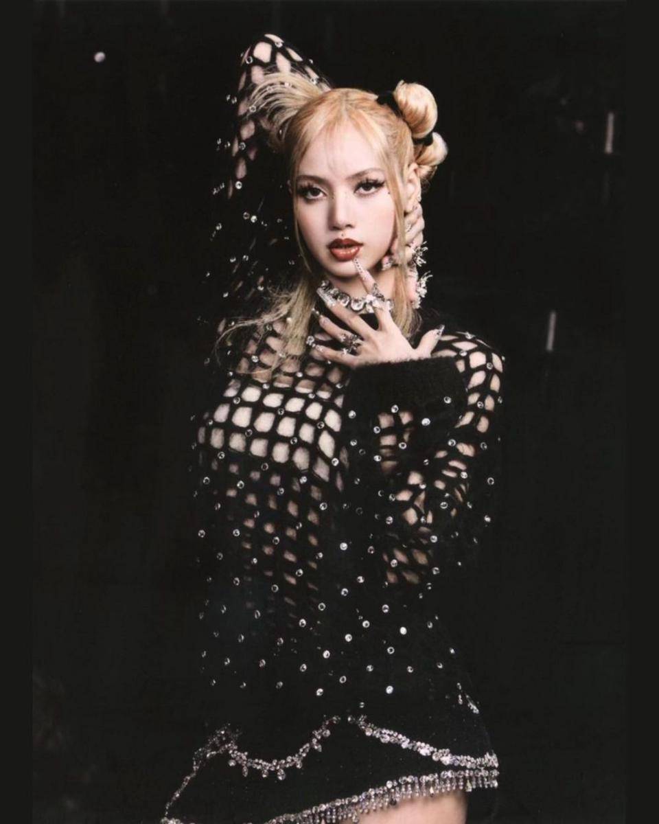 Lisa BLACKPINK (instagram.com/dianamputri)