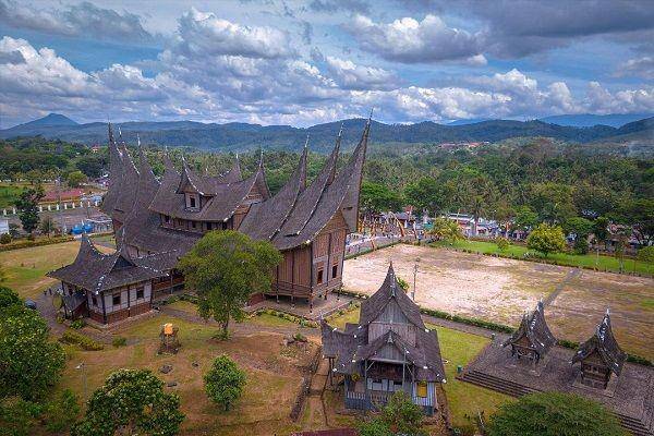 Rumah Adat Minangkabau (instagram.com/rihan_firmanto)