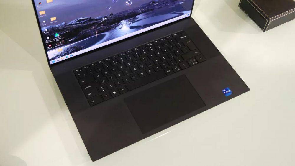 potret tampilan Dell XPS 17 (2022) (techradar.com)