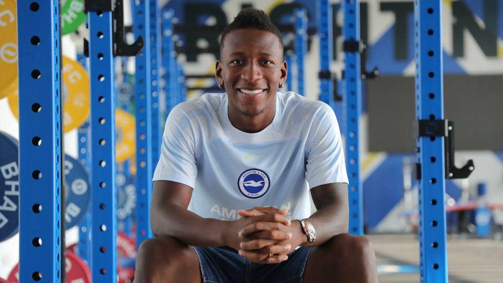 10 Potret Pervis Estupinan, Bek Kiri Baru Brighton & Hove Albion
