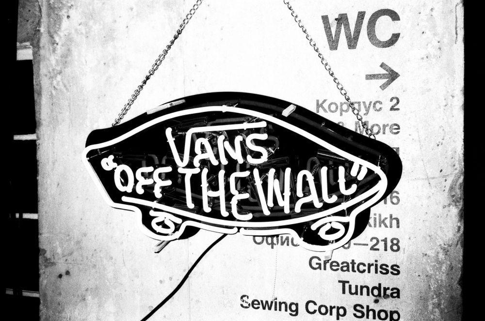 6 Jenis Sepatu Vans Klasik yang Tak Pernah Lekang oleh Waktu