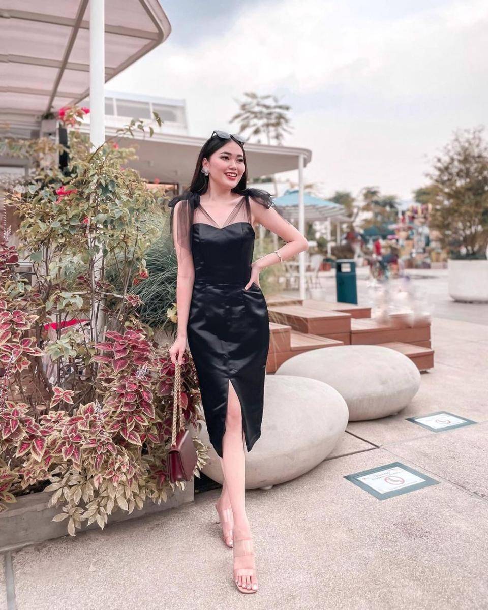 dress pesta hitam (instagram.com/vaniarahardja)