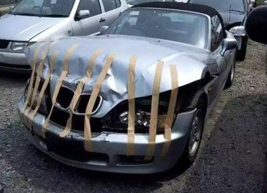 ide nyeleneh perbaiki mobil (facebook.com/officialgarasi)