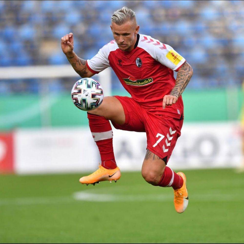 Jonathan Schmid saat membela SC Freiburg (instagram.com/j.schmid7)