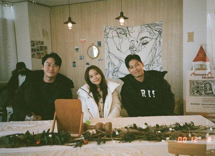 Oh Eui Sik, Hong Ji Hee, dan Park Hoon di balik layar Big Mouth (instagram.com/oh_euisik)