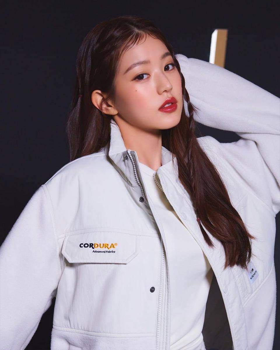 potret Jang Wonyoung IVE untuk brand EIDER (instagram.com/eider.official)