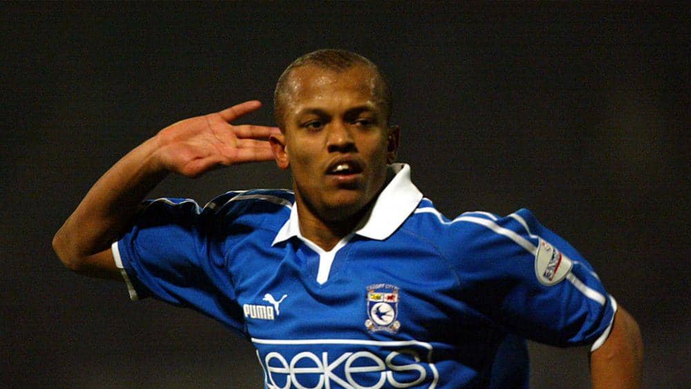 Robert Earnshaw (cardiffcityfc.co.uk)
