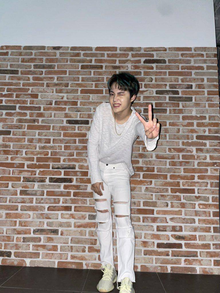 OOTD ala Doyoung TREASURE (twitter.com/treasuremembers)