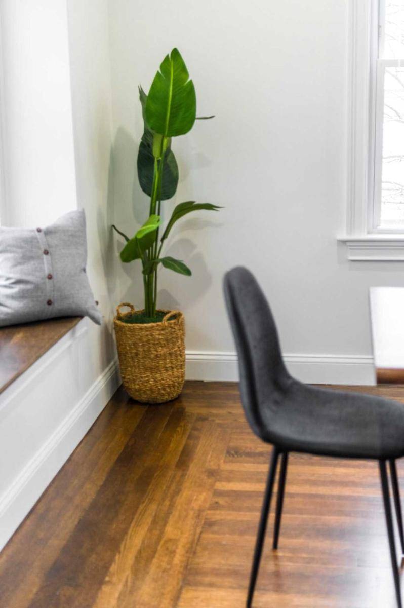 dekorasi sudut ruangan (pexels.com/Andrea Davis)