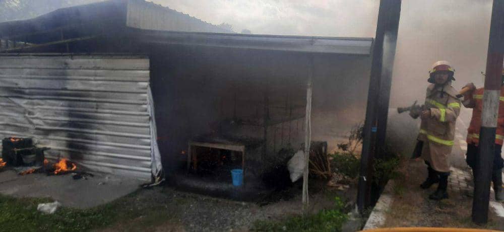 Kabel Alat Penanak Nasi Tak Dicabut, Warung di Jalan Wonosari Terbakar