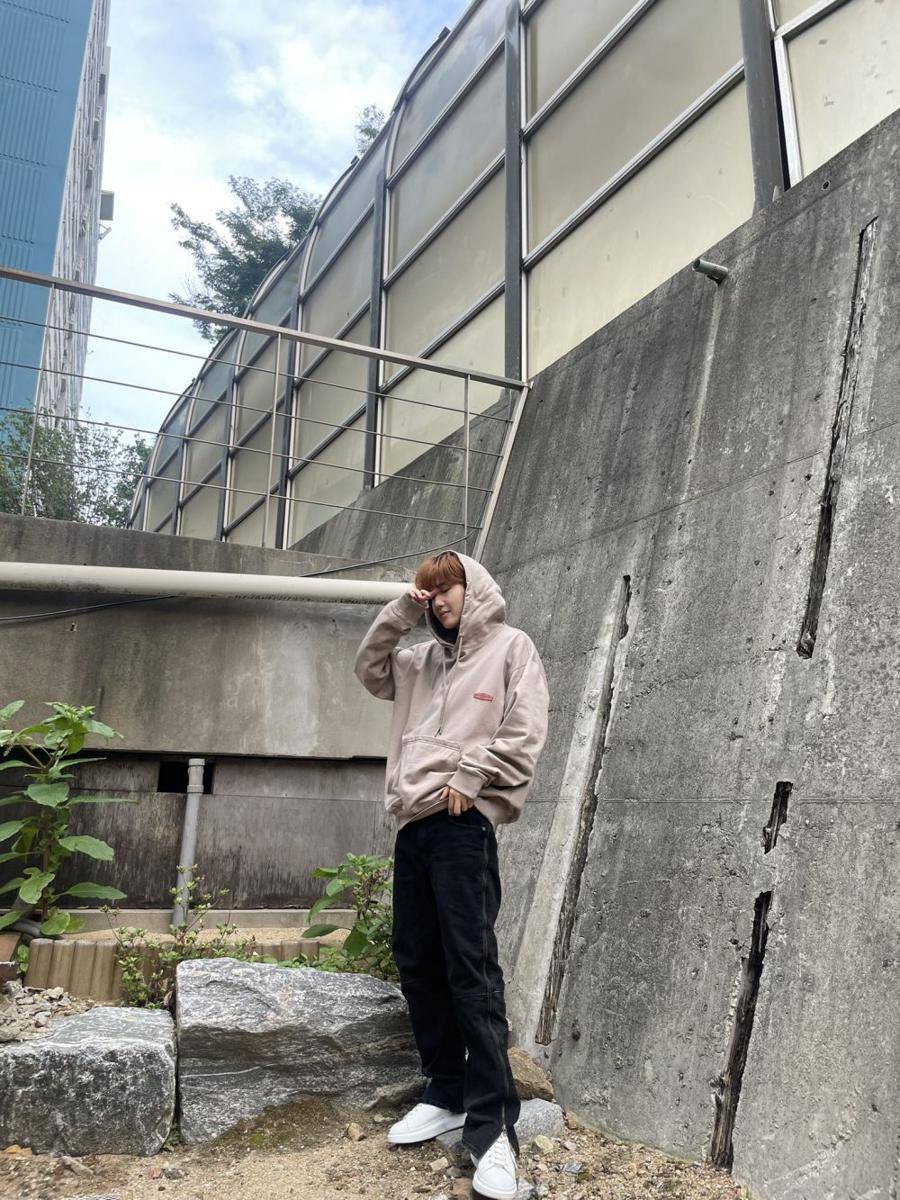 OOTD ala Doyoung TREASURE (twitter.com/treasuremembers)