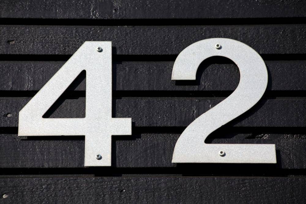ilustrasi nomor 42 (Unsplash/Mark König)