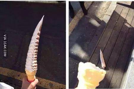 momen apes saat makan es krim (1cak.com)