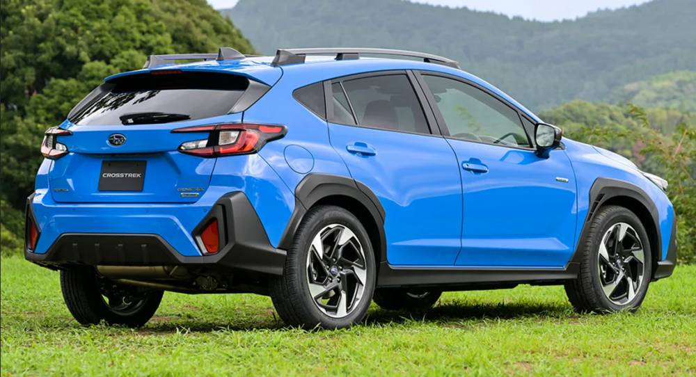 Desain buritan Subaru Crosstrek (autoexpress.co.uk)