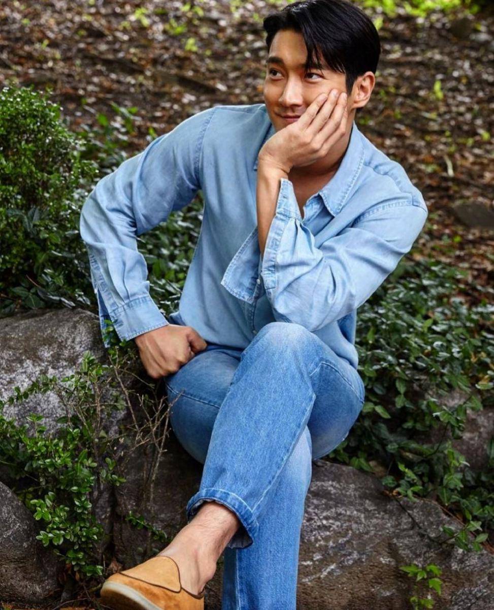 Choi Siwon (instagram.com/siwonchoi/)