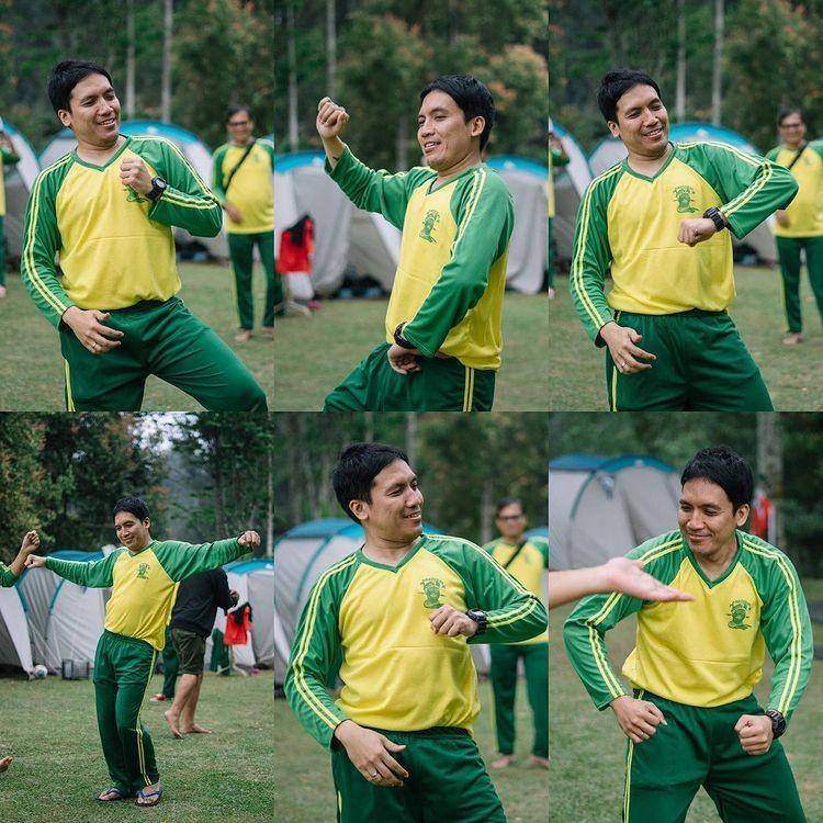 Rekomendasi outfit seragam bareng sahabat ala The Prediksi (instagram/theprediksi_)