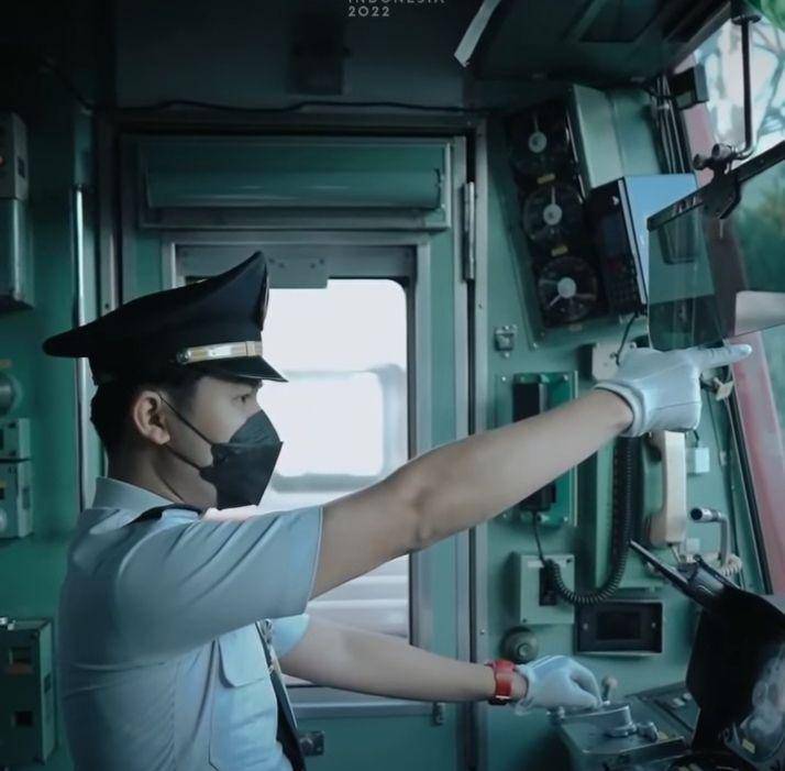 masinis (instagram.com/commuterline)