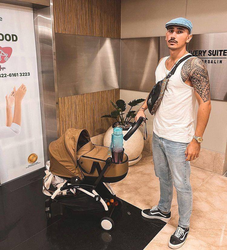 Inspirasi outfit momong anak ala artis pria (instagram/v.andrianto)
