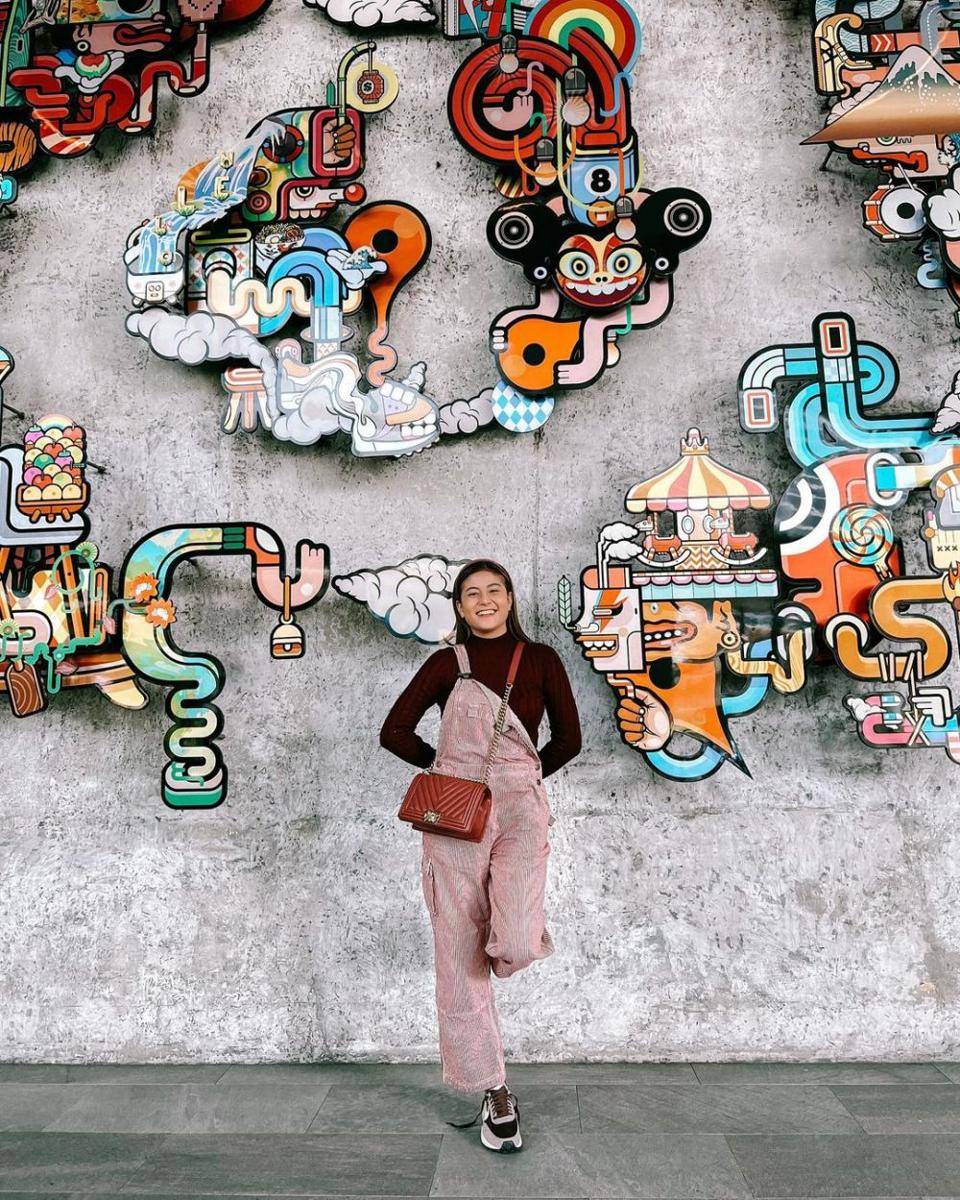 outft keren awkarin (instagram/ @narinkovilda)