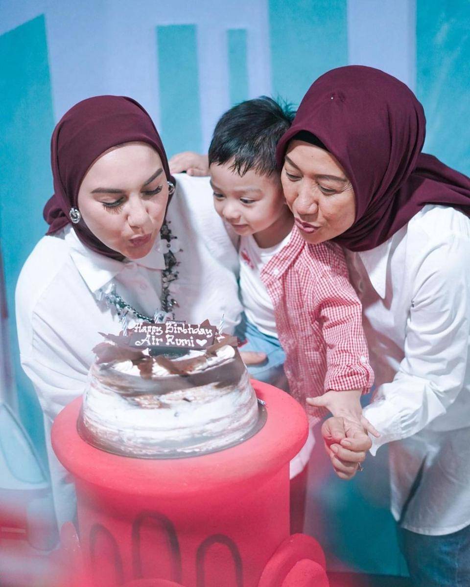 ulang tahun kedua Air (instagram.com/_irishbella_)