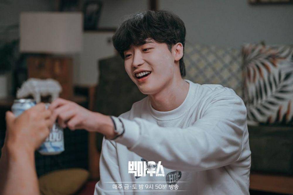 Lee Jong Suk sebagai Park Chang Ho di Big Mouth (instagram.com/mbcdrama_now)