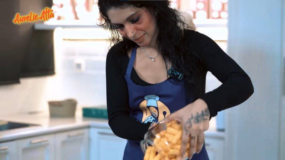 Kak Jill Shine masak bareng Aurel Hermansyah (YouTube.com/Aurelie Atta/)