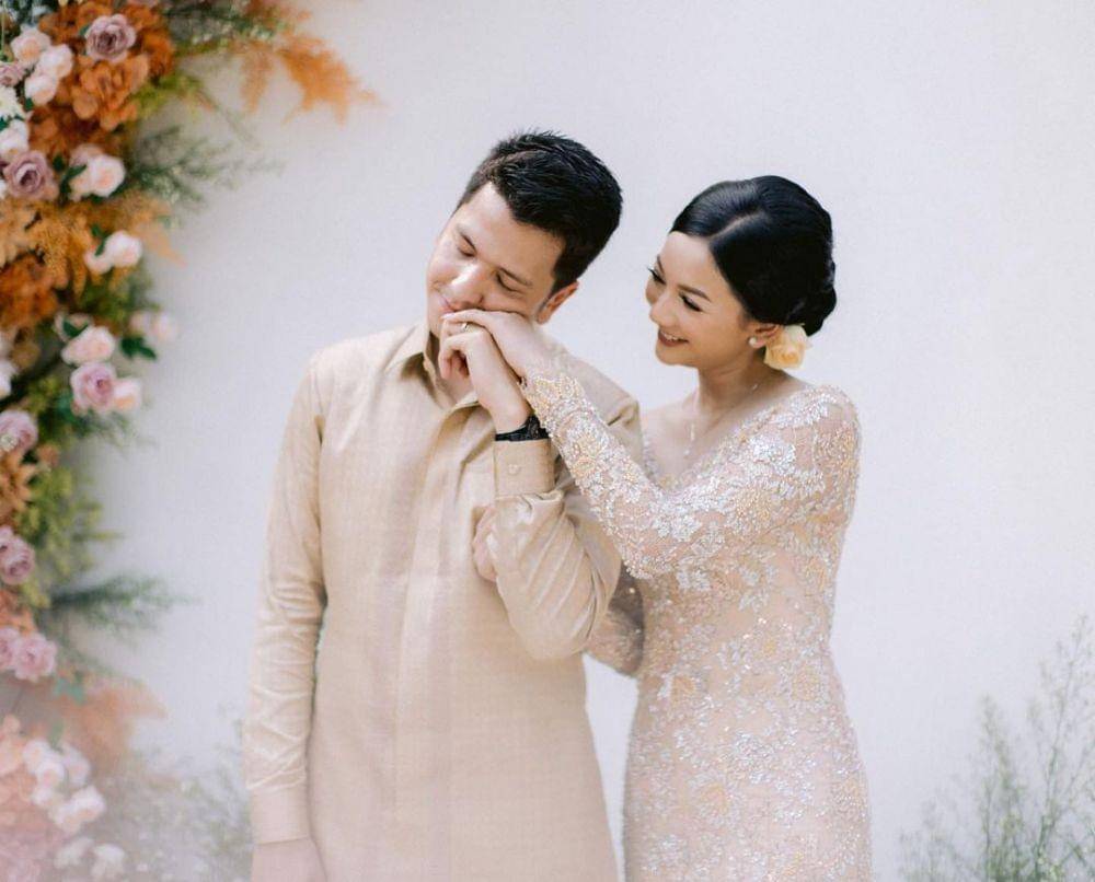 kebaya dan makeup lamaran Glenca Chysara (@venemapictures via instagram.com/askyfebrianti)