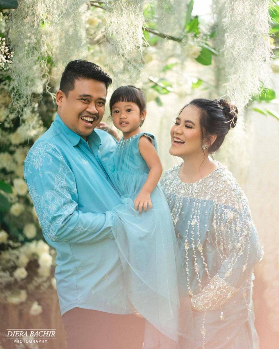 Ide Foto Keluarga ala Kahiyang Ayu dan Bobby Nasution (@dierabachir via instagram.com/ayanggkahiyang)
