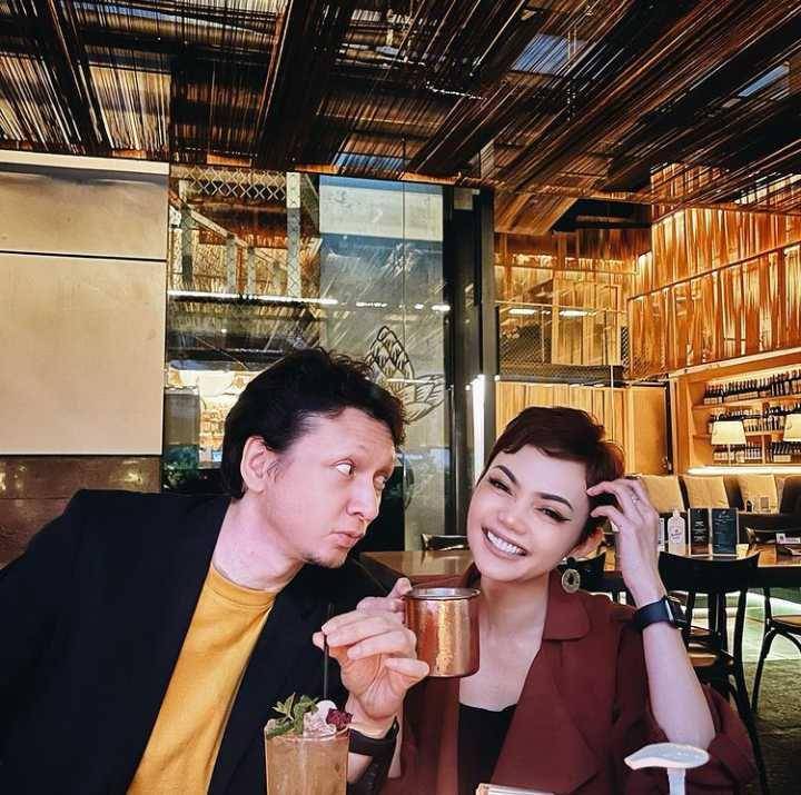 Rina Nose dan Suami (Instagram.com/rinanose16)