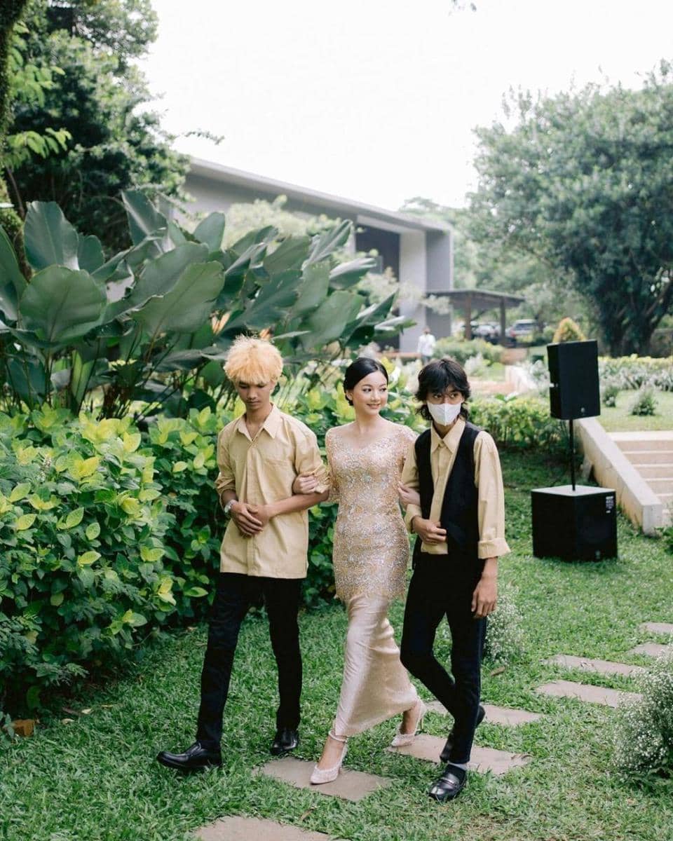 kebaya dan makeup lamaran Glenca Chysara (@venemapictures via instagram.com/glencachysaraofficial)
